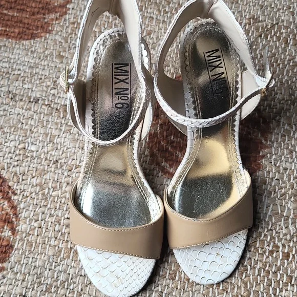 Like New Cream Stiletto Heels - Picture 2 of 6